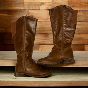 Brown Heeled Leather Boots with Classic Design